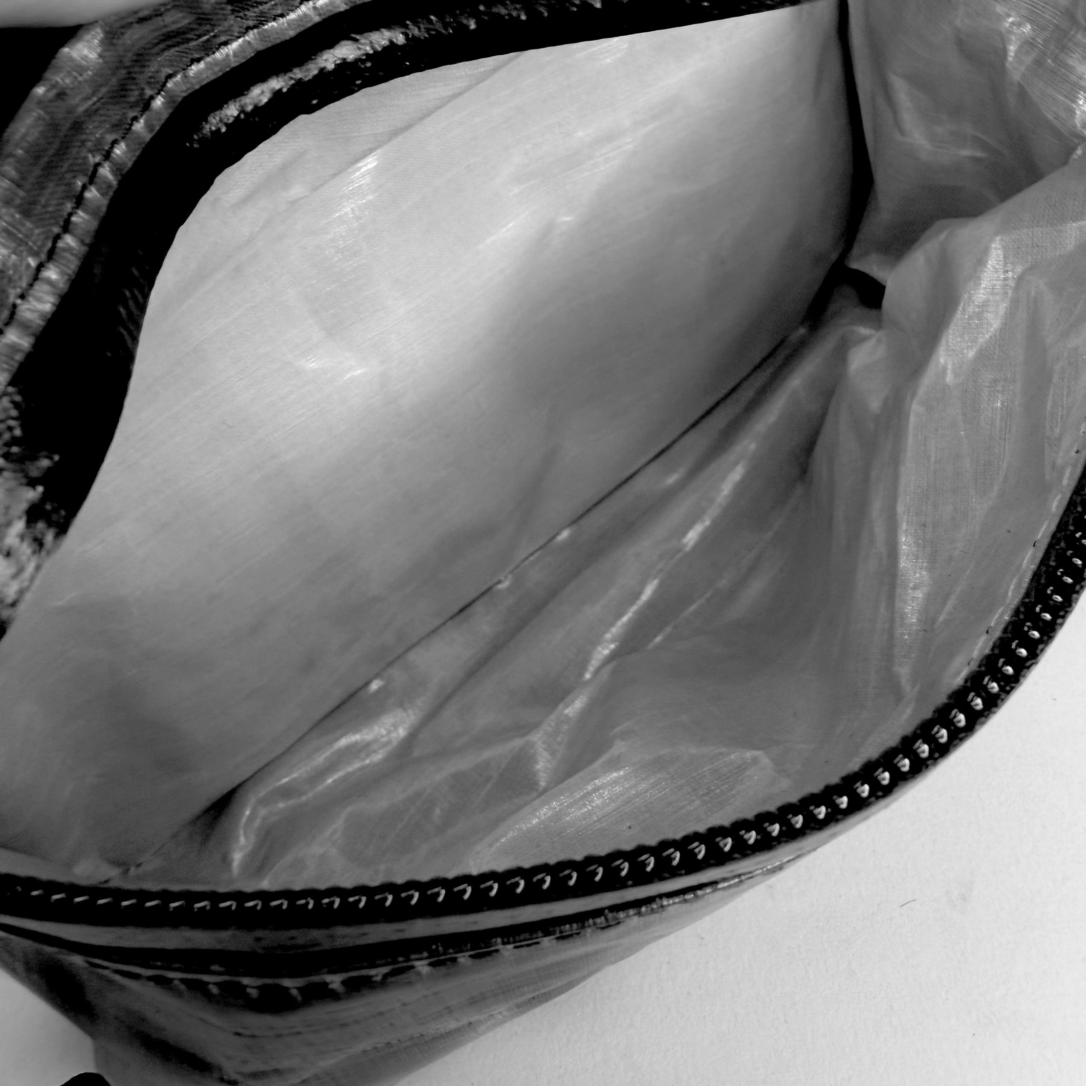 The Parker Pack 2.0 / Black Dyneema® x White Dyneema® / 1 – DEFY