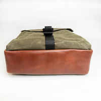 SHIPS IN 6-8 WEEKS / Defender DayTripper / Olive Drab TEXWAX™ Original Wax Canvas x TexWax™ Autumn Plaid Wax Canvas