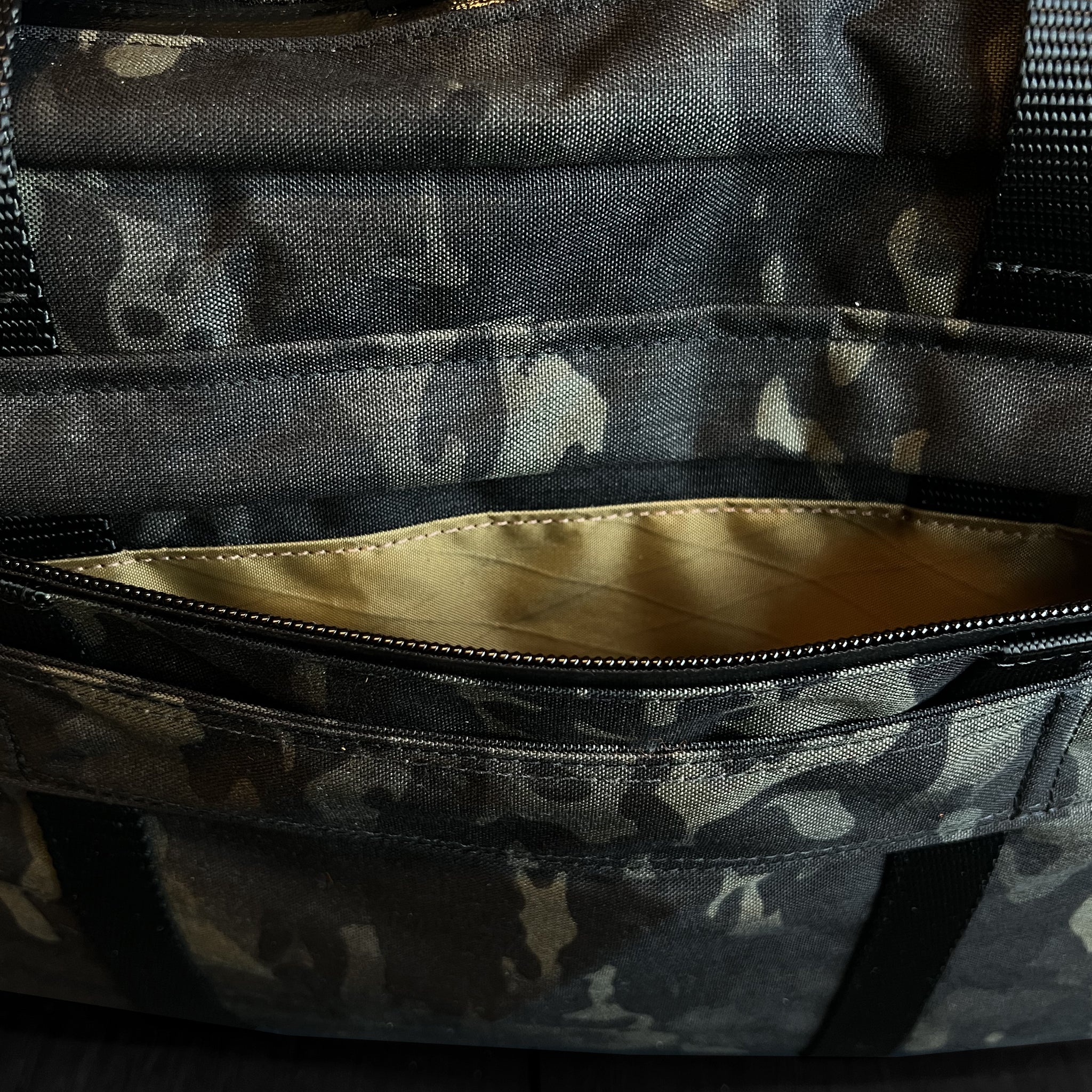 Defender Rogue Defender Rogue Camo MultiCam Black™ CORDURA® x Coyote X-Pac™ – DEFY