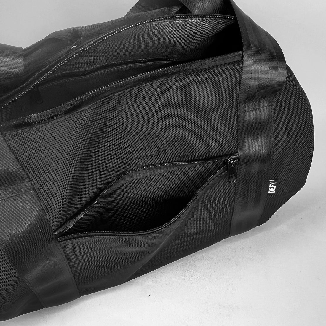 The Ultimate Overnighter Ballistic Nylon / No Silver Lining on Exterior Pocket